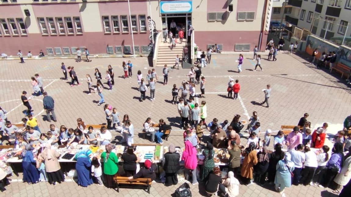 OKULUMUZDA  KERMES